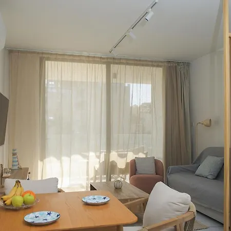 Stylish In Apartamento Larnaca